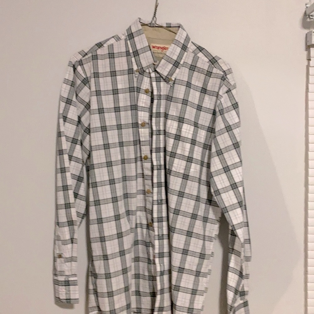 Wrangler Small men’s button down shirt
